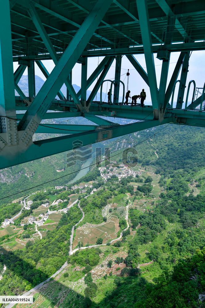 Construction of The Huajiang Grand Canyon Bridge - China