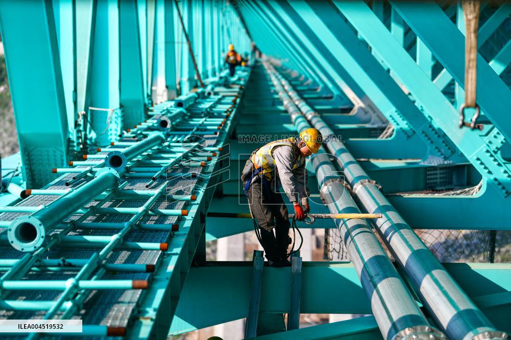 Construction of The Huajiang Grand Canyon Bridge - China