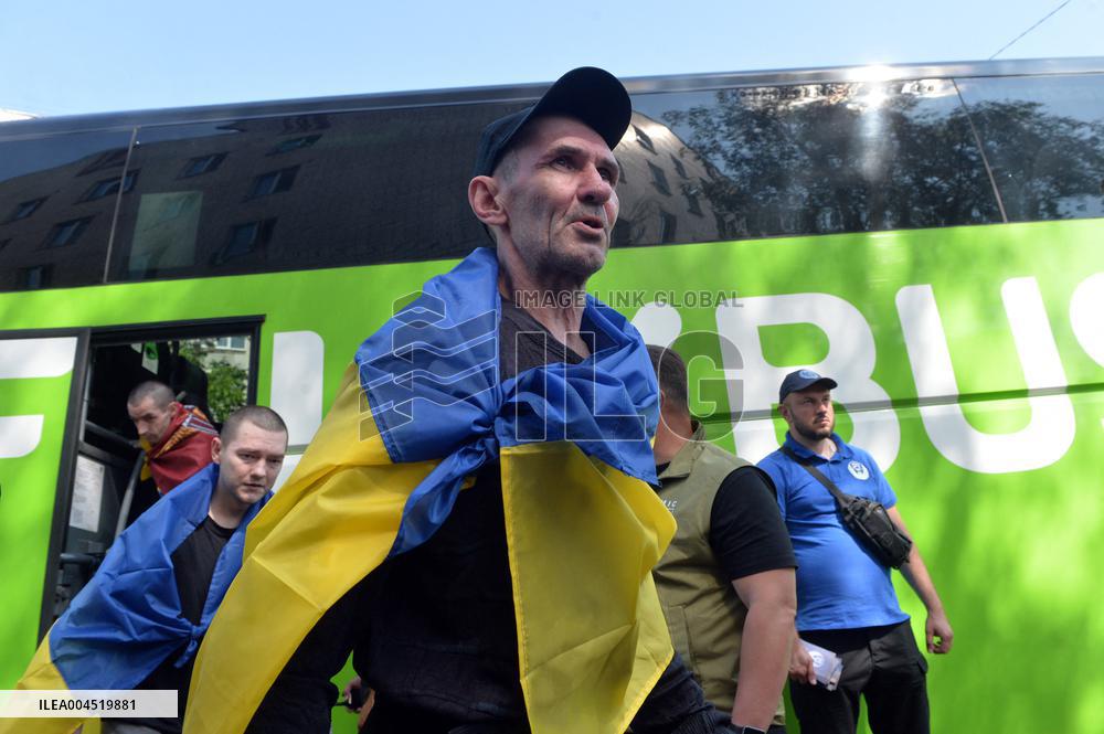 Ukrainian Prisoners Reach Home After Prisoner Swap - Kiev