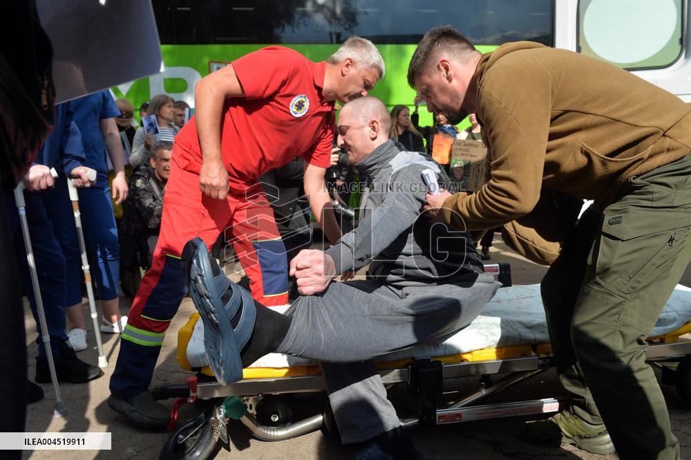 Ukrainian Prisoners Reach Home After Prisoner Swap - Kiev