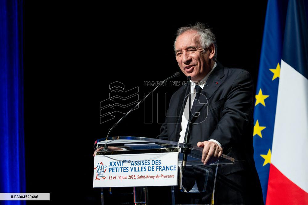 Bayrou at 27th Assises des Petites Villes de France - Saint-Remy de Provence