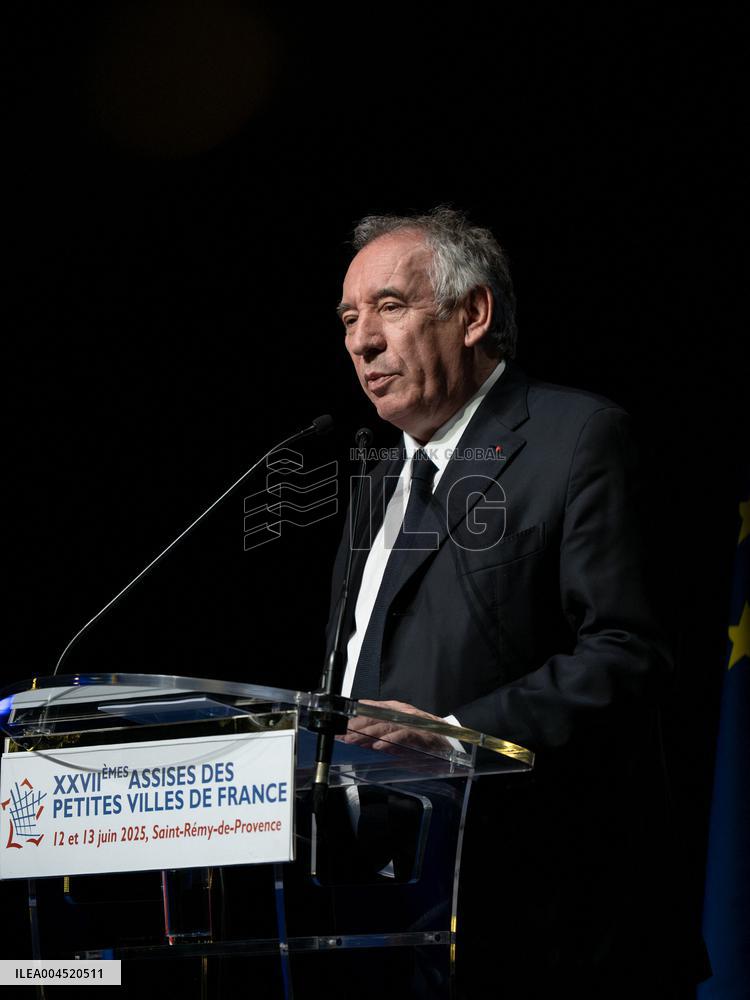 Bayrou at 27th Assises des Petites Villes de France - Saint-Remy de Provence