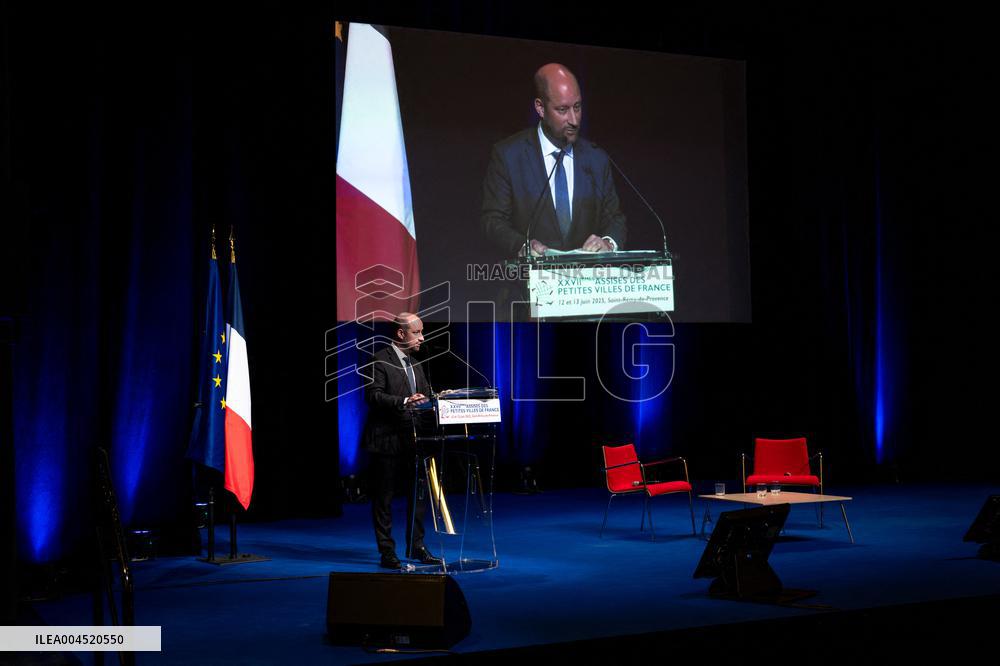 Bayrou at 27th Assises des Petites Villes de France - Saint-Remy de Provence