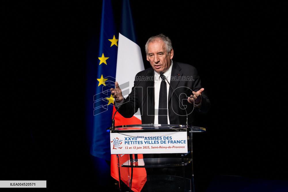 Bayrou at 27th Assises des Petites Villes de France - Saint-Remy de Provence