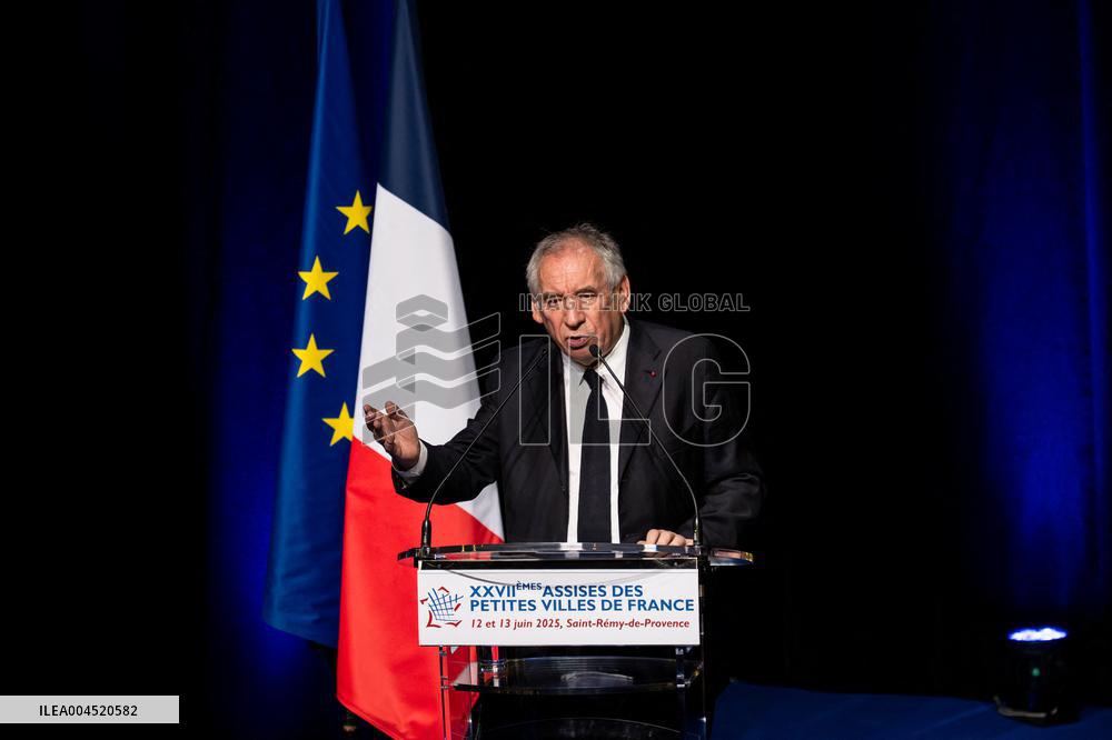 Bayrou at 27th Assises des Petites Villes de France - Saint-Remy de Provence