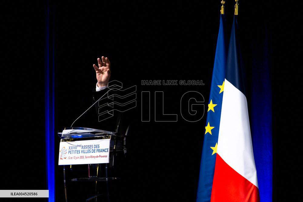 Bayrou at 27th Assises des Petites Villes de France - Saint-Remy de Provence