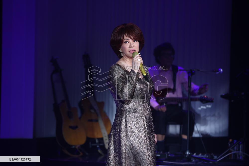 Singer Tsai Chin