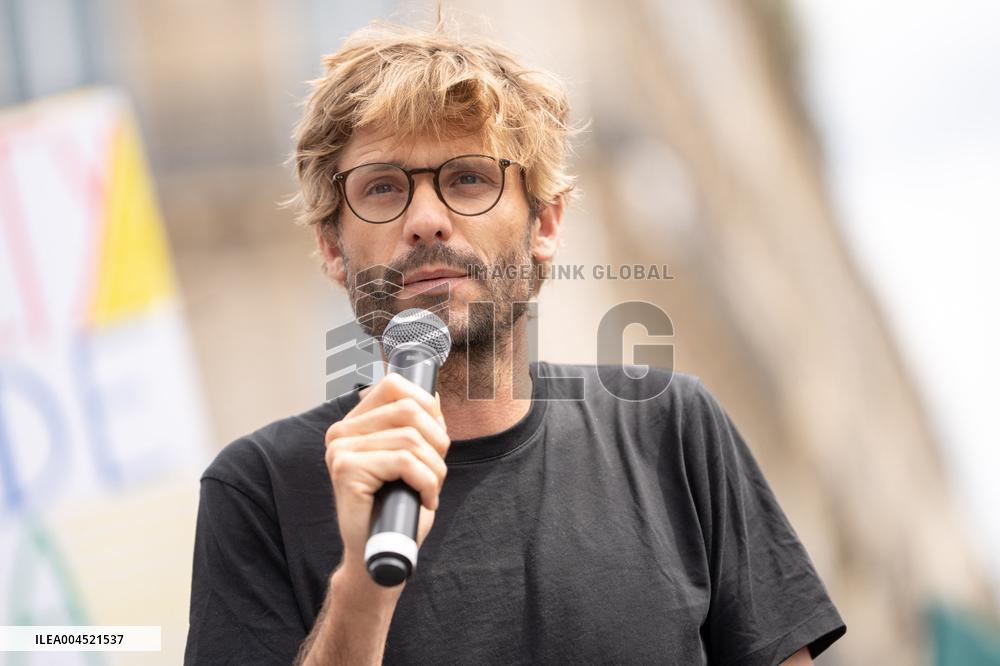 Pro-Palestinian demonstration with Rima Hassan - Paris AJ