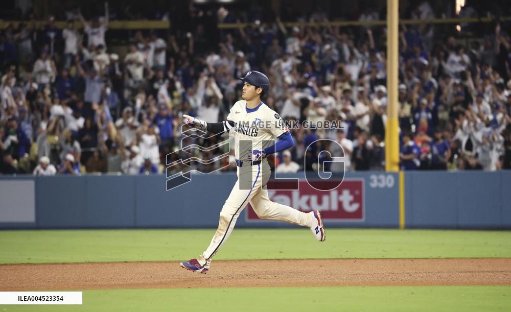 Baseball: Giants vs. Dodgers