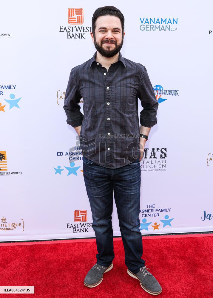 13th Annual Ed Asner And Friends Poker Night - LA