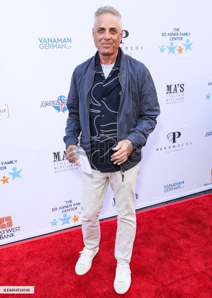 13th Annual Ed Asner And Friends Poker Night - LA