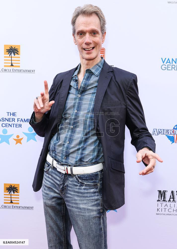 13th Annual Ed Asner And Friends Poker Night - LA