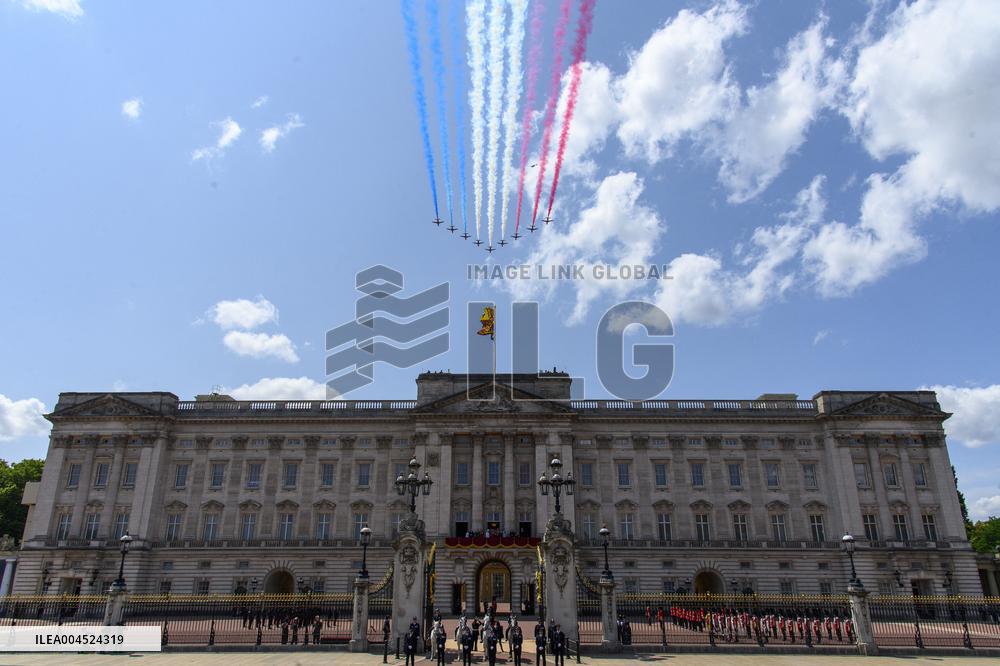 Trooping the Colour - Royals On Balcony