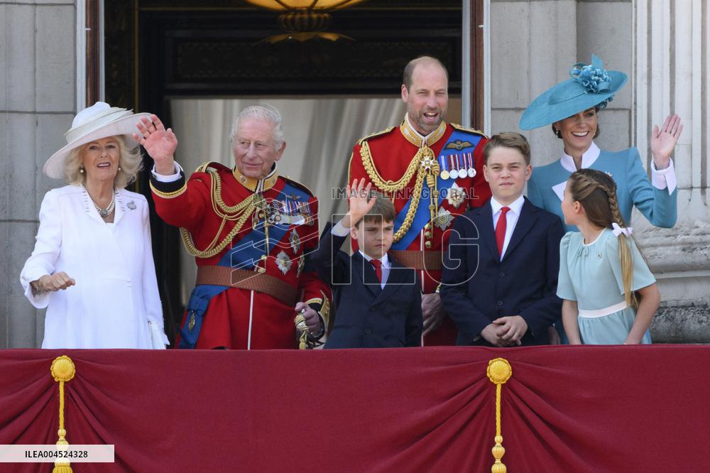 Trooping the Colour - Royals On Balcony