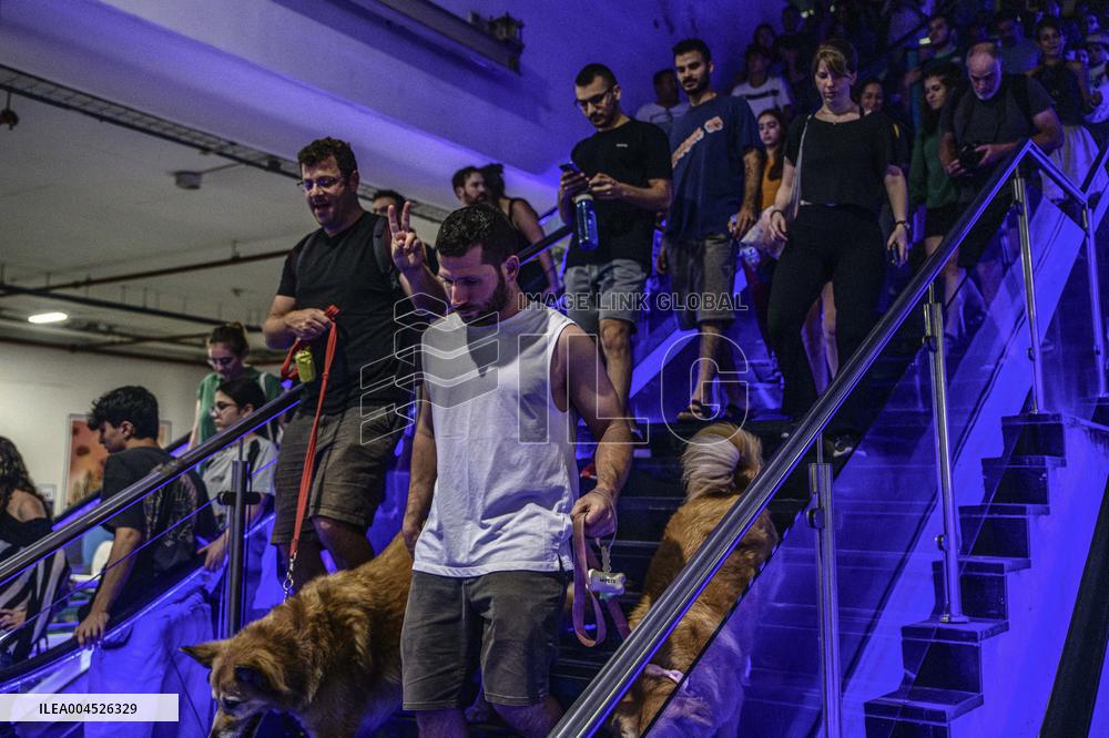 Missile Alert Sends Israelis Underground