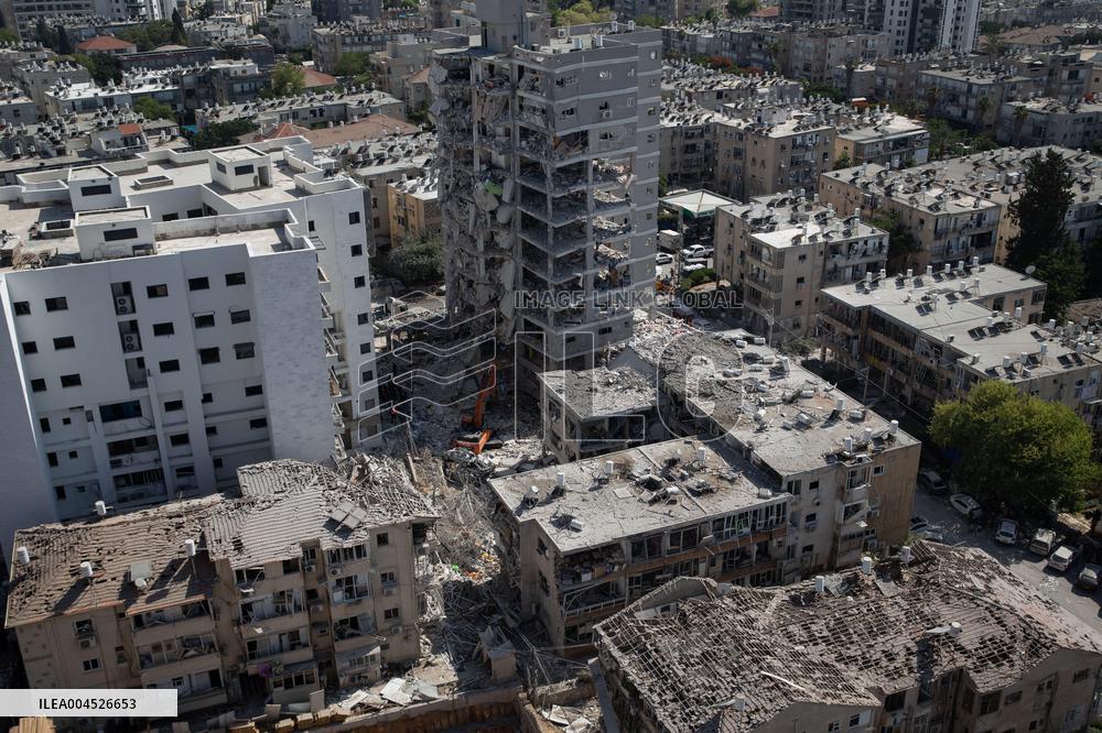 Iranian Missile Strike Hits Bat Yam
