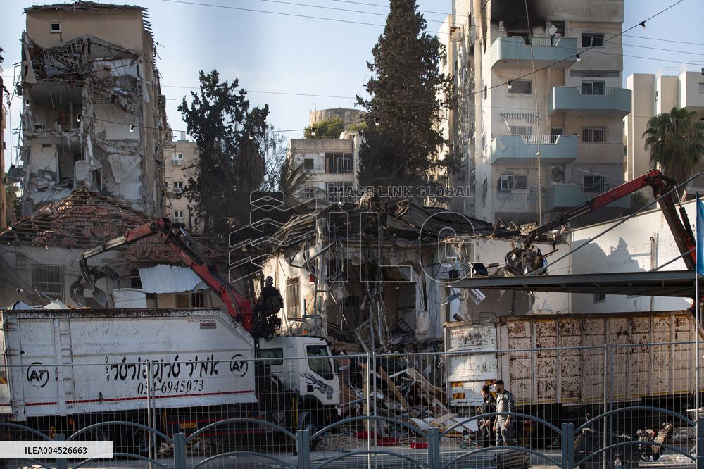 Iranian Missile Strike Hits Bat Yam