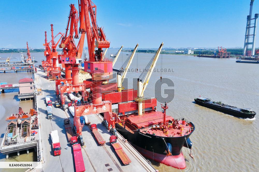 First Foreign General Cargo (pulp) Vessel in Rugao Port