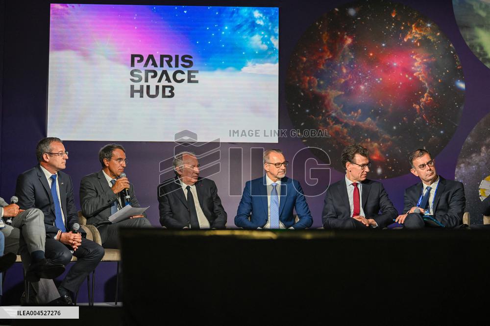 Francois Bayrour Visit To Paris Air Show - Le Bourget