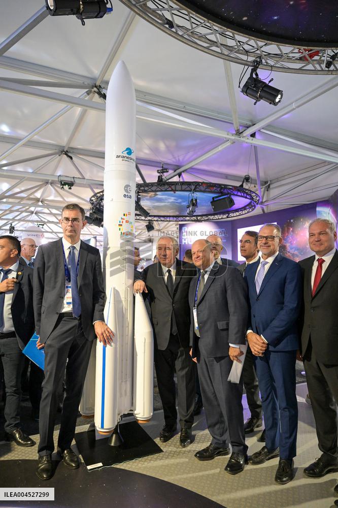 Francois Bayrour Visit To Paris Air Show - Le Bourget
