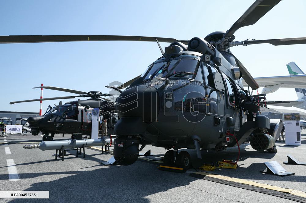 Francois Bayrour Visit To Paris Air Show - Le Bourget