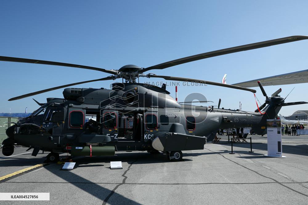 Francois Bayrour Visit To Paris Air Show - Le Bourget