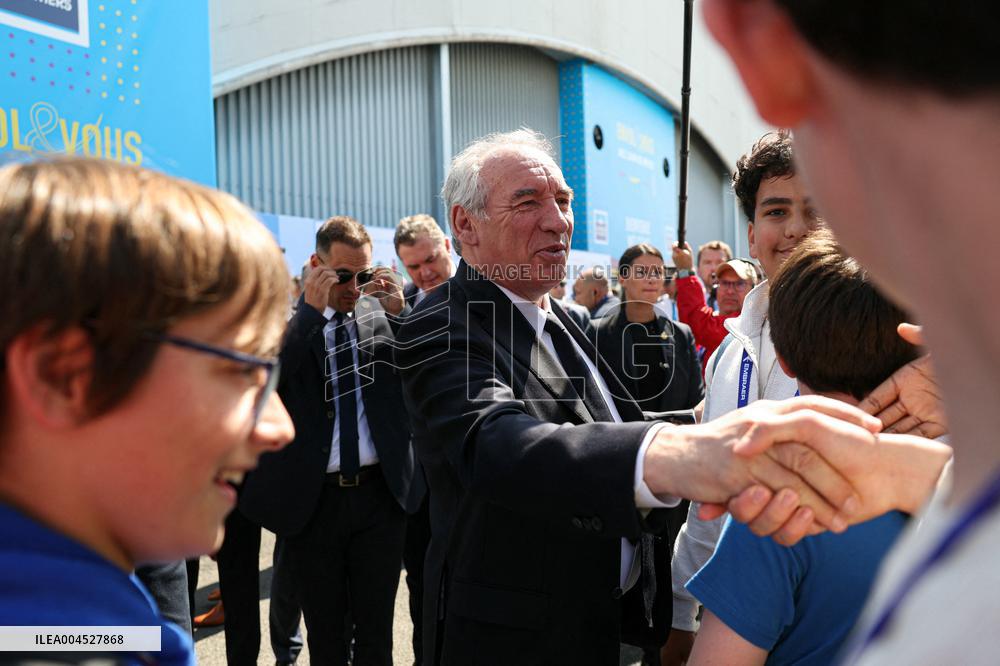 Francois Bayrour Visit To Paris Air Show - Le Bourget