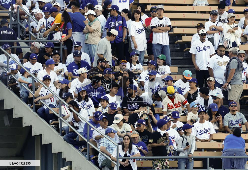 Baseball: Padres vs. Dodgers