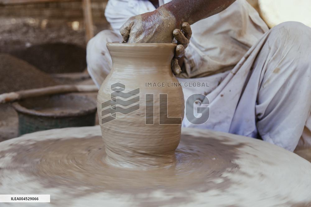 Hyderabad Potter at Work - Pakistan