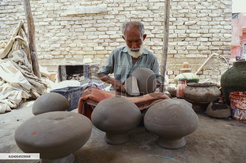 Hyderabad Potter at Work - Pakistan