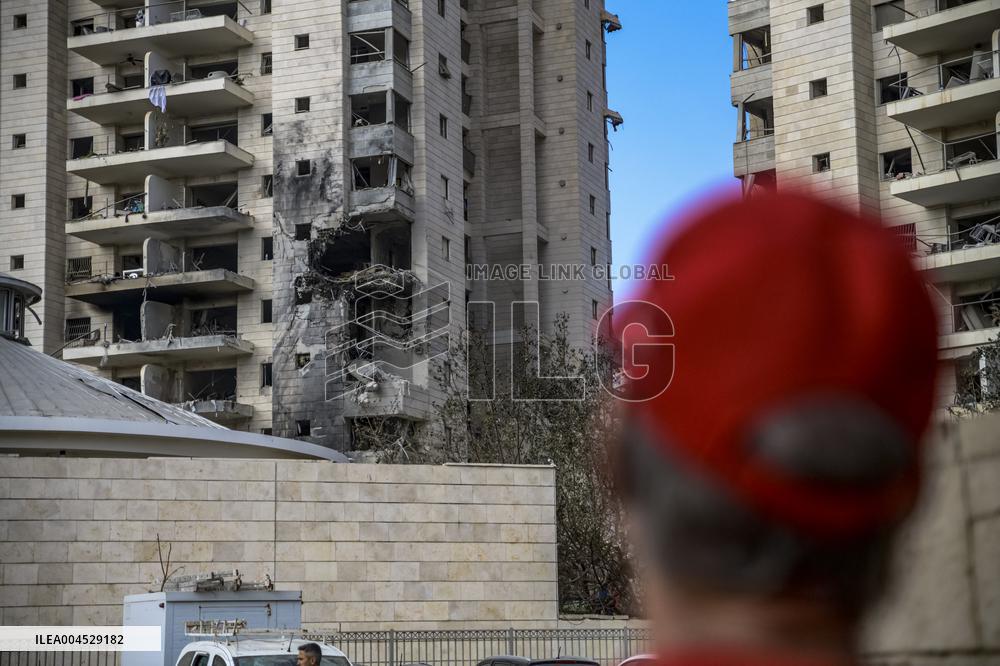 Iran Ballistic Missiles Attack on Israel - Tel Aviv