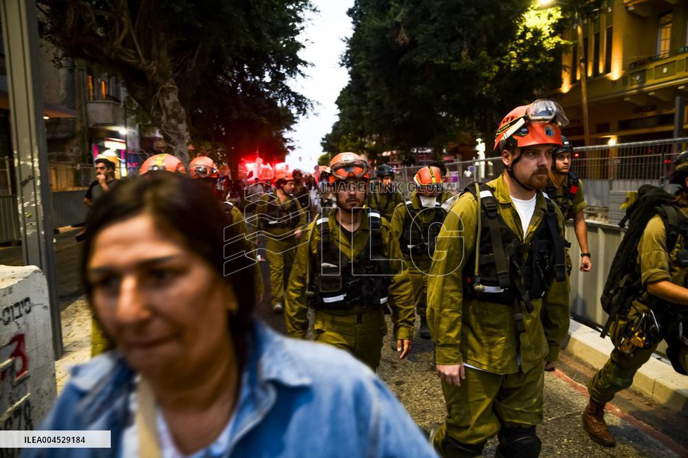 Iran Ballistic Missiles Attack on Israel - Tel Aviv