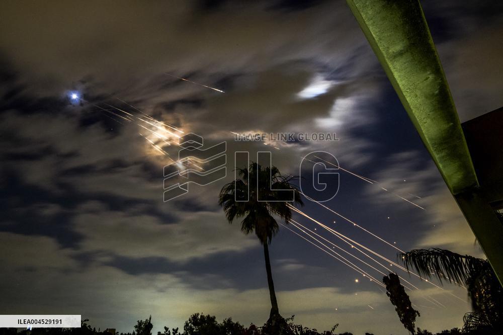 Iran Ballistic Missiles Attack on Israel - Tel Aviv