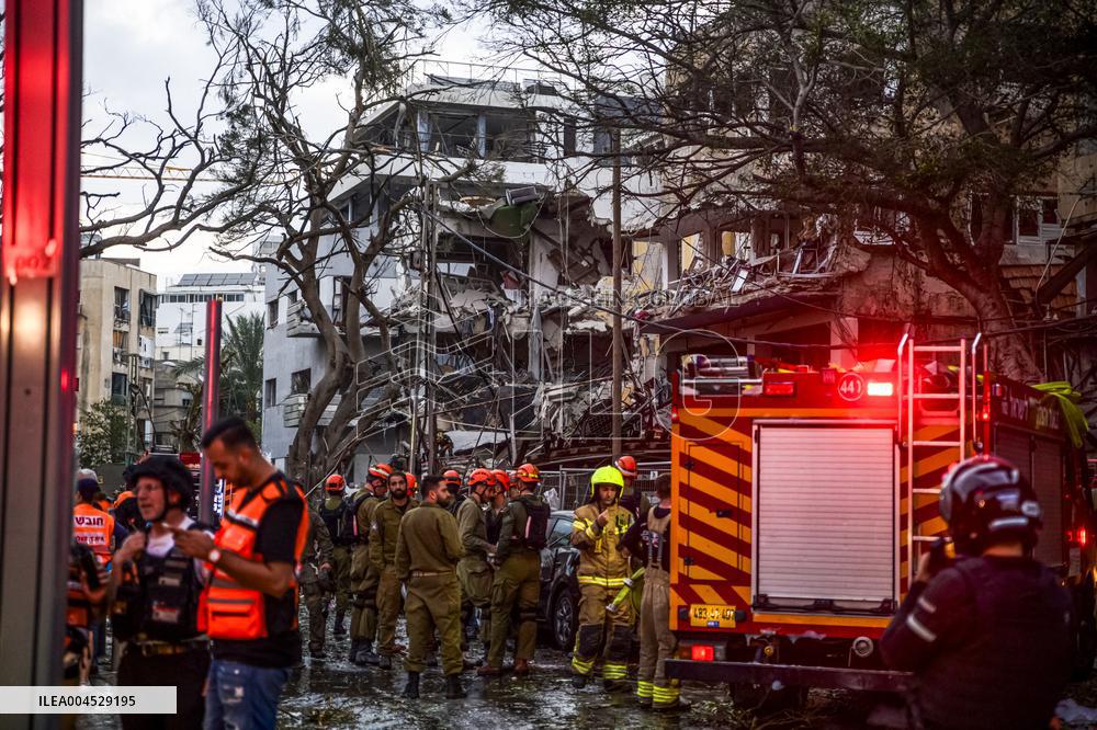 Iran Ballistic Missiles Attack on Israel - Tel Aviv