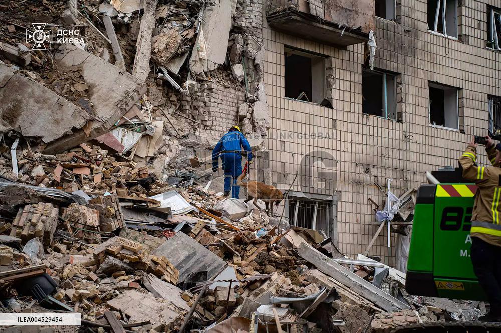 Horrifying Russian Missile Attack On Kyiv Kills 14 - Ukraine