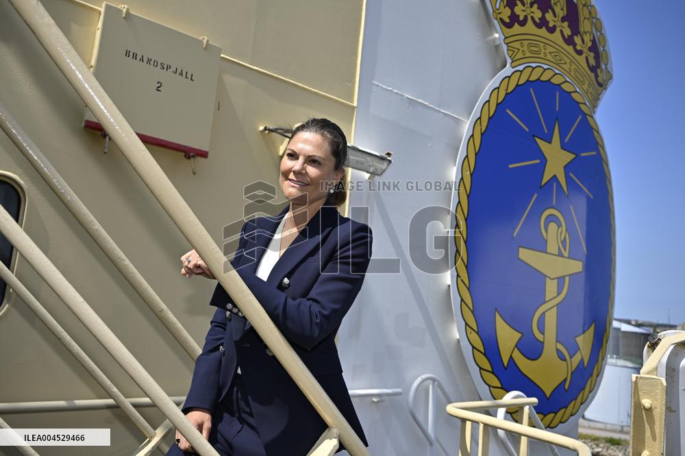 CROWN PRINCESS VICTORIA ICEBREAKER ODEN