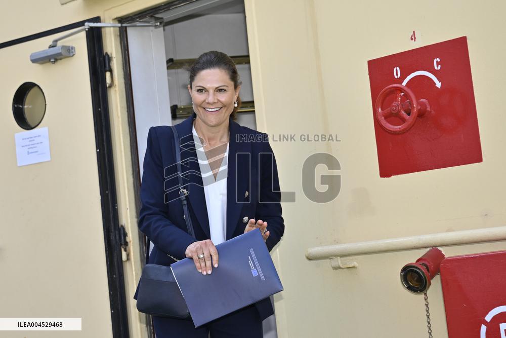 CROWN PRINCESS VICTORIA ICEBREAKER ODEN