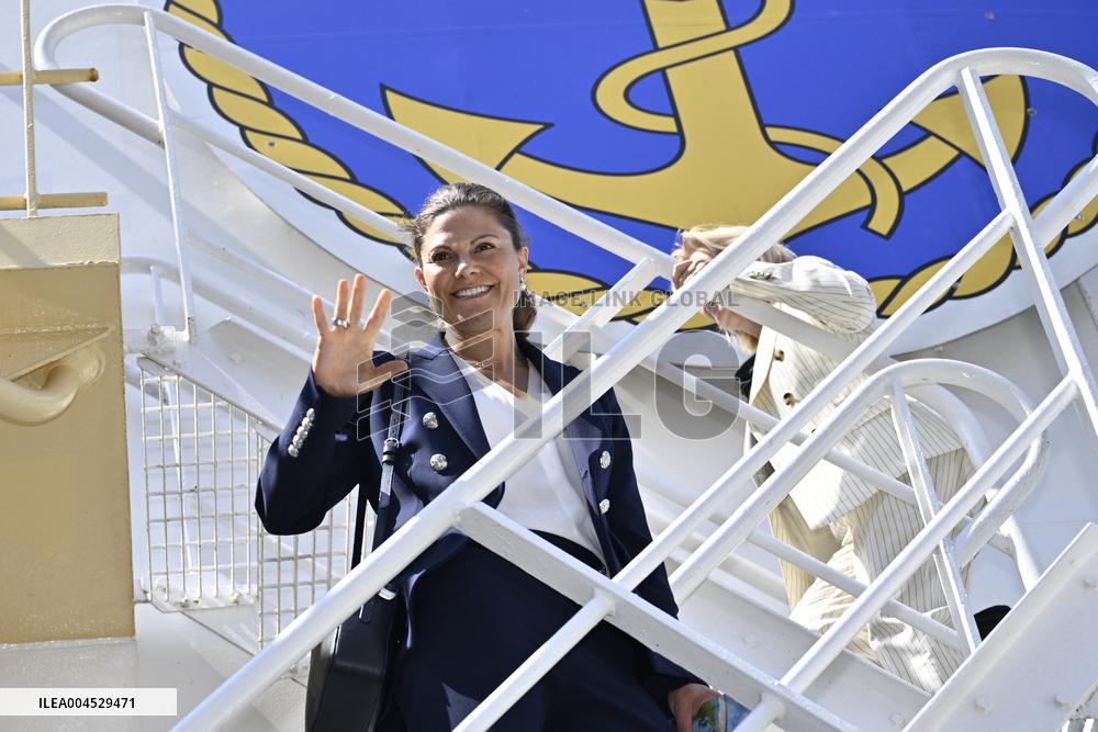 CROWN PRINCESS VICTORIA ICEBREAKER ODEN