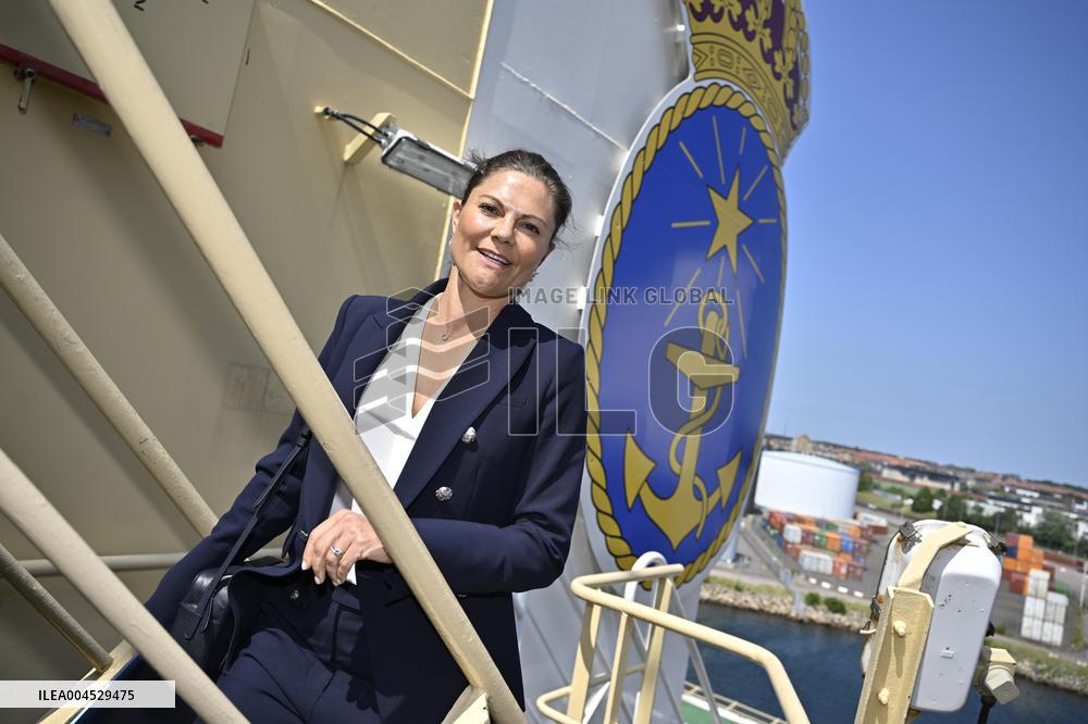 CROWN PRINCESS VICTORIA ICEBREAKER ODEN