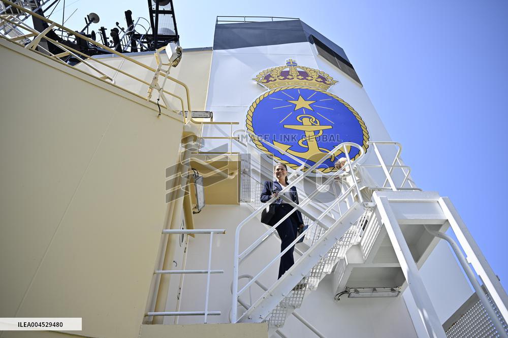 CROWN PRINCESS VICTORIA ICEBREAKER ODEN