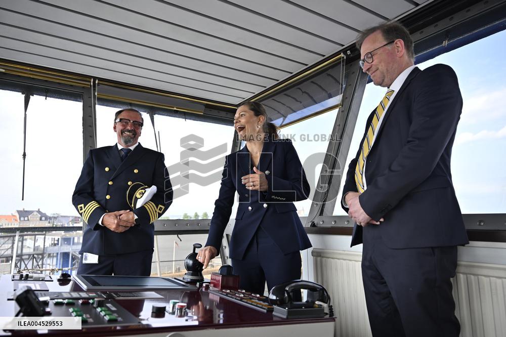 CROWN PRINCESS VICTORIA HELSINGBORG