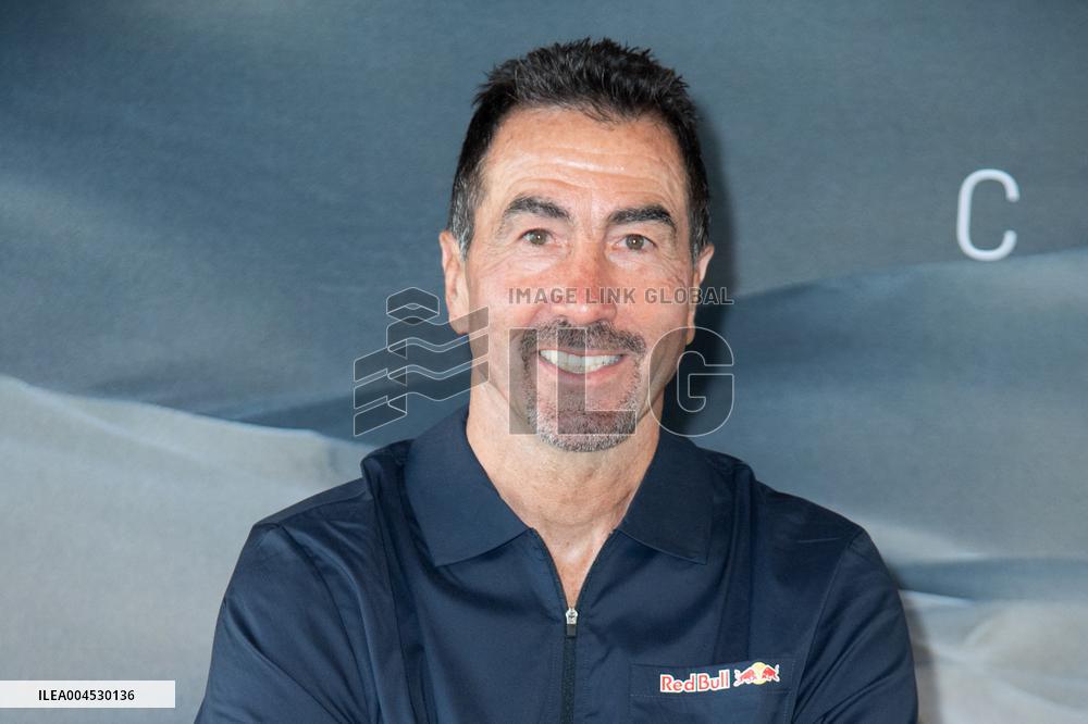 Dakar Chronicles Premiere