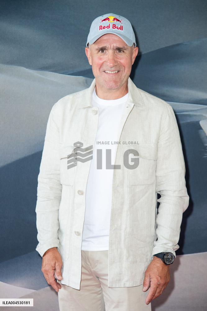 Dakar Chronicles Premiere