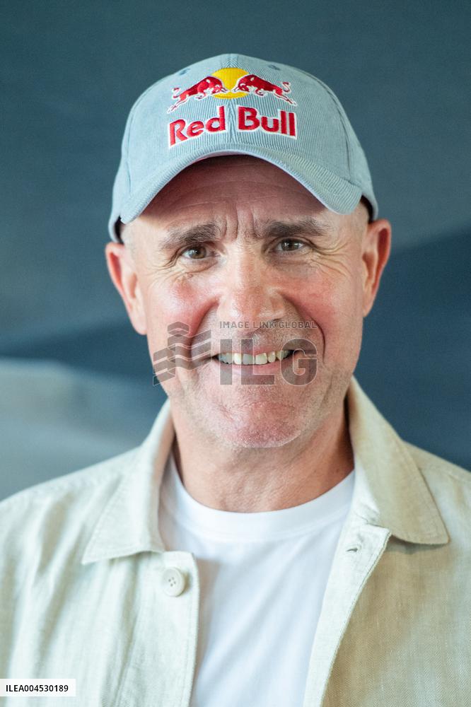 Dakar Chronicles Premiere