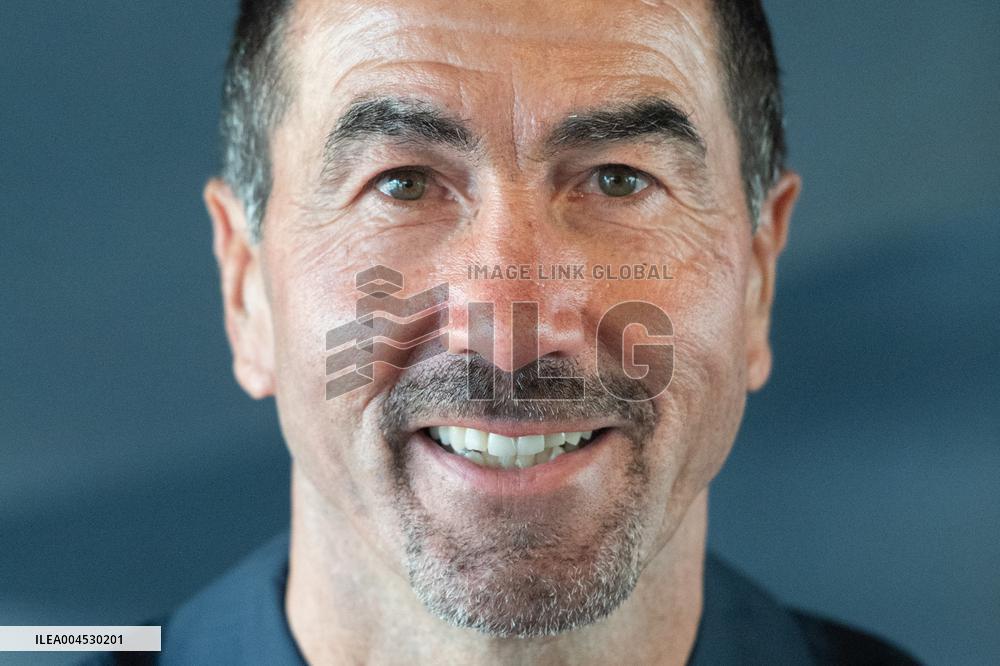 Dakar Chronicles Premiere