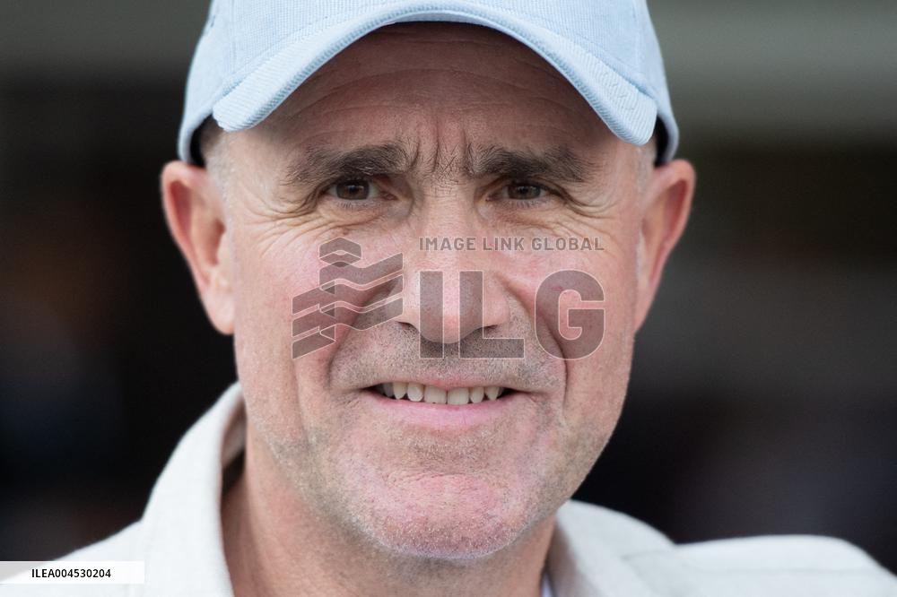 Dakar Chronicles Premiere