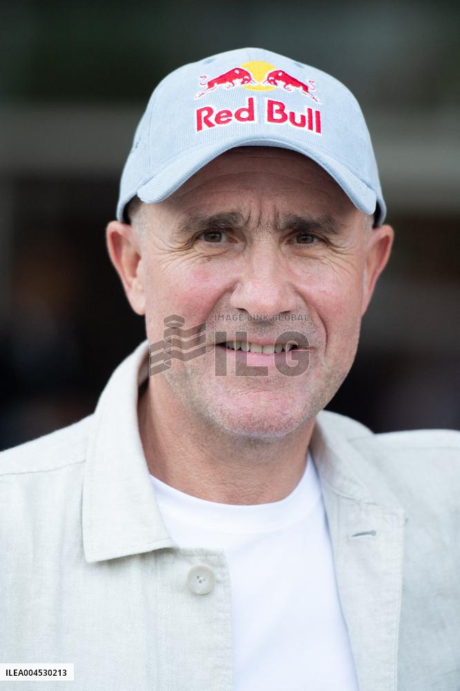 Dakar Chronicles Premiere