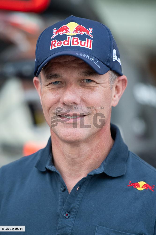 Dakar Chronicles Premiere