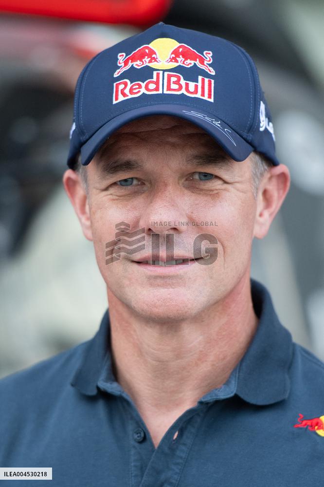 Dakar Chronicles Premiere