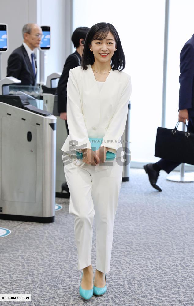 Princess Kako returns to Japan